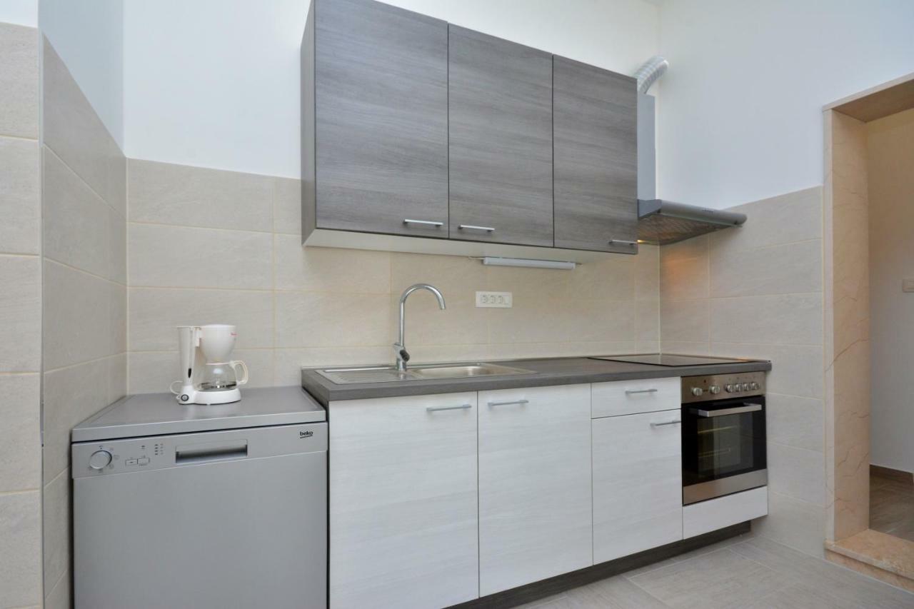 Апартаменты Apartman Lucic Сплит Экстерьер фото