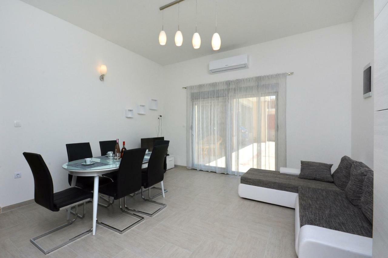 Апартаменты Apartman Lucic Сплит Экстерьер фото