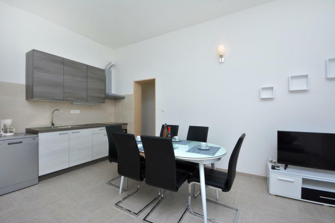 Апартаменты Apartman Lucic Сплит Экстерьер фото