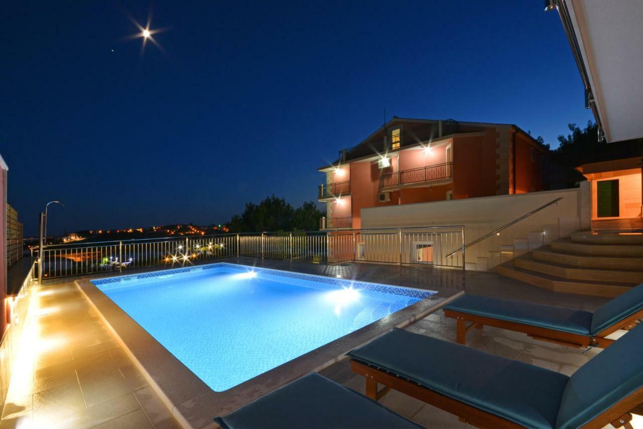 Апартаменты Apartman Lucic Сплит Экстерьер фото
